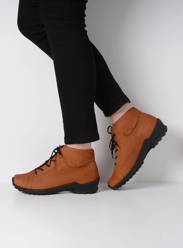 Wolky Hohe Schnürschuhe 01737 Teton 11430 Nubukleder cognac