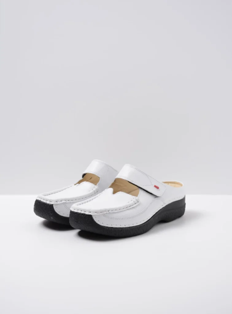 Wolky Clogs 06227 Roll Slipper 70100 Leder geprägt weiß